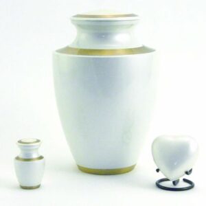 AU5221-Trinity-Pearl Trinity Pearl